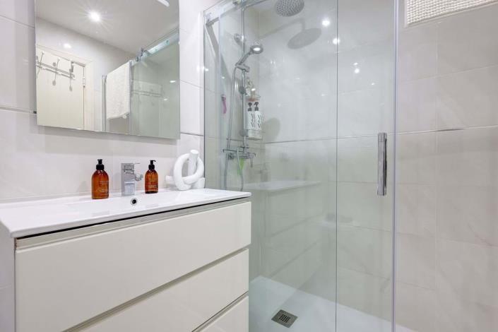 Image No.28-2 Bed Apartment for sale