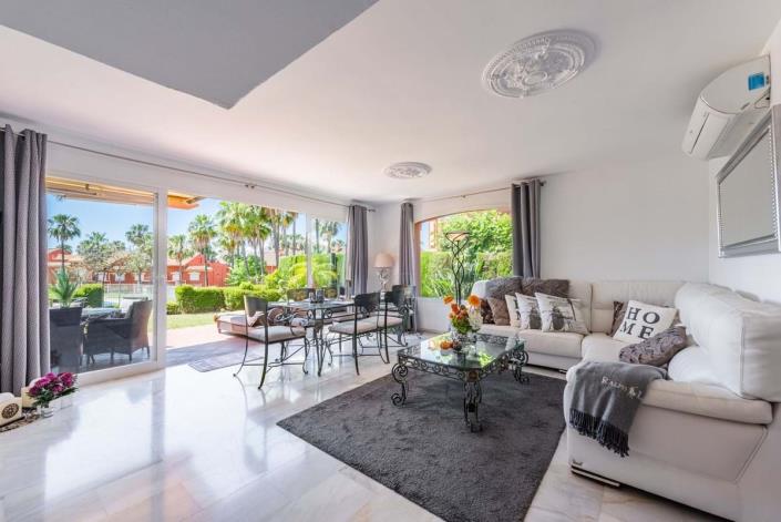 Image No.4-4 Bed Townhouse for sale