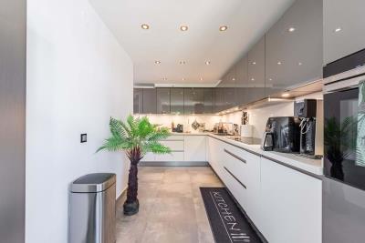 9_9ac76771-cfcc-4928-a5e5-a07265a672a0