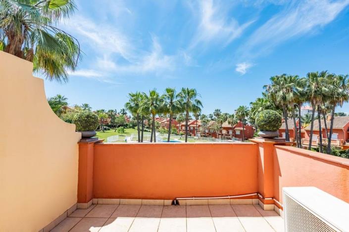 Image No.22-4 Bed Townhouse for sale