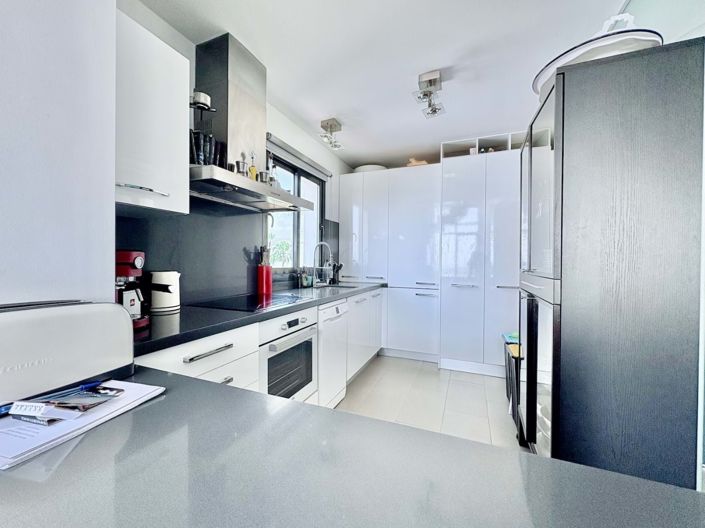 Image No.13-3 Bed Apartment for sale