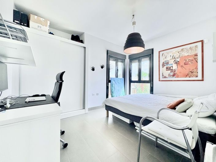 Image No.22-3 Bed Apartment for sale