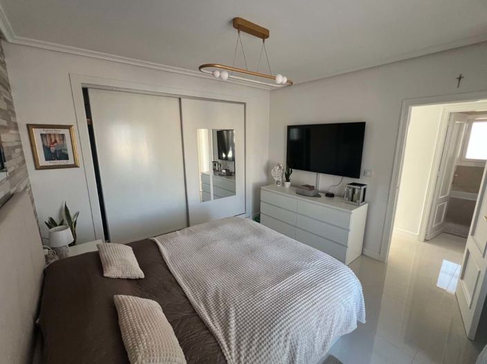 Image No.10-5 Bed Villa for sale