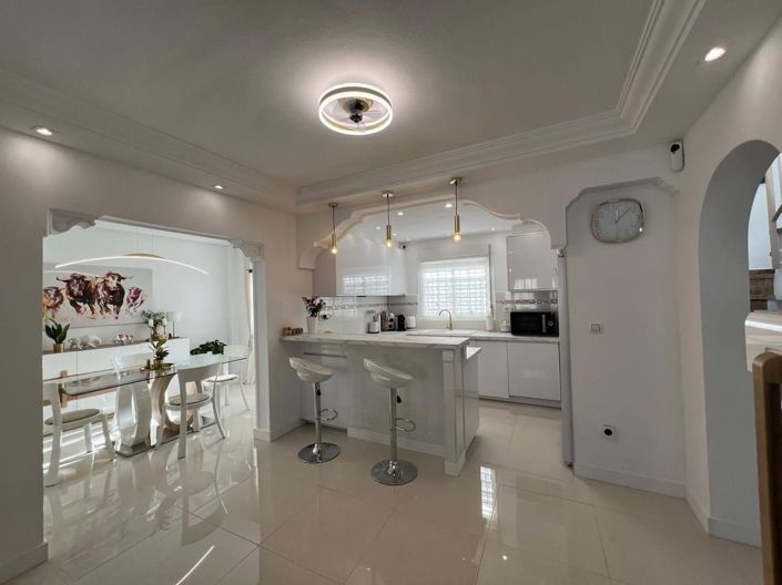 Image No.4-5 Bed Villa for sale