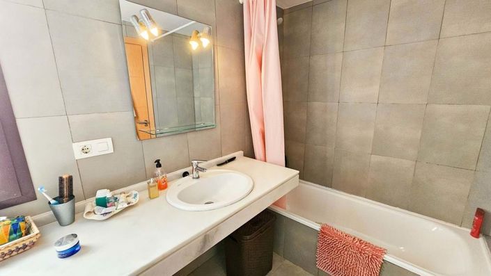 Image No.35-2 Bed Apartment for sale