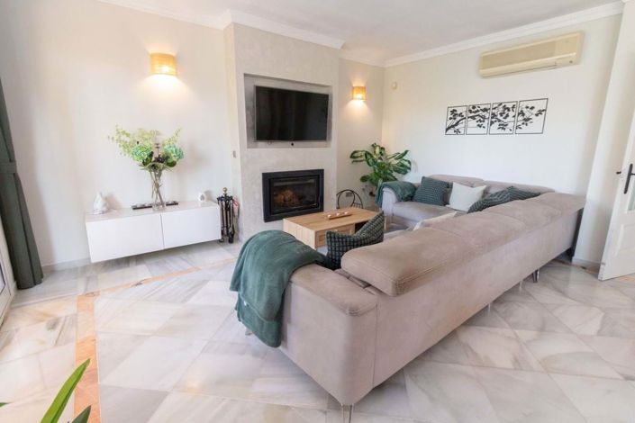 Image No.13-3 Bed Townhouse for sale