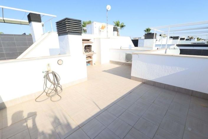 Image No.21-2 Bed Townhouse for sale