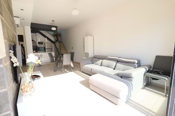 Image No.5-2 Bed Townhouse for sale