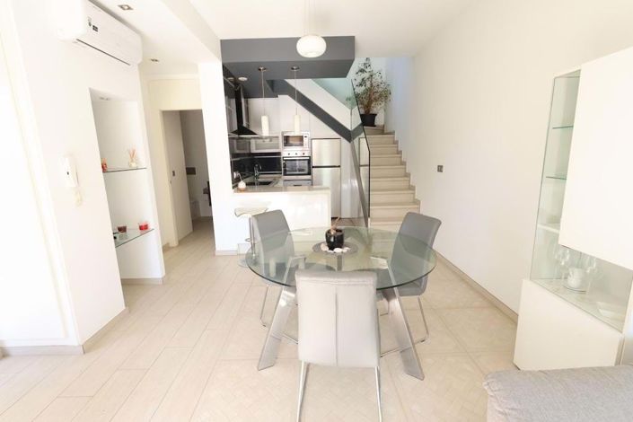 Image No.6-2 Bed Townhouse for sale