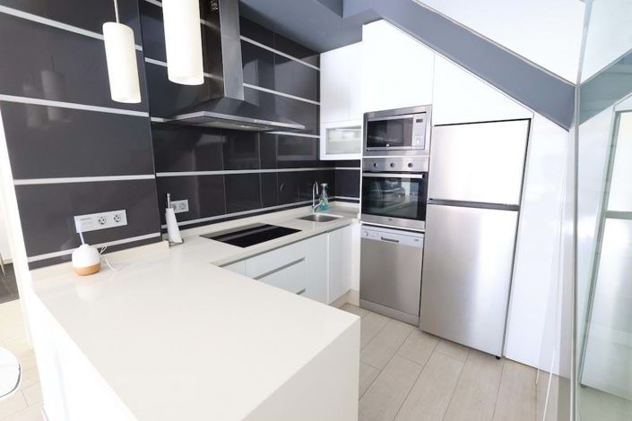 Image No.8-2 Bed Townhouse for sale