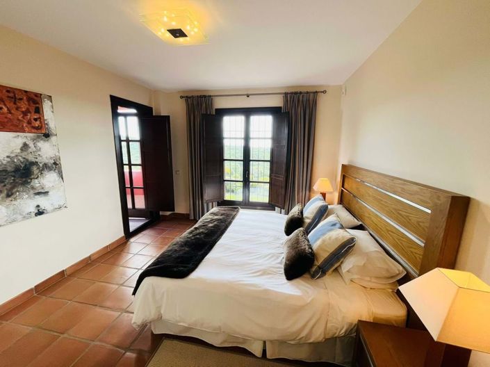 Image No.16-3 Bed Semi-Detached for sale