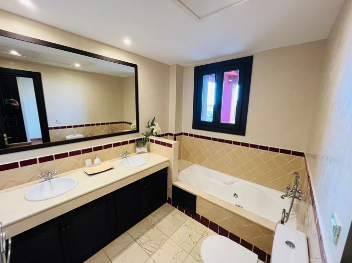 Image No.20-3 Bed Semi-Detached for sale