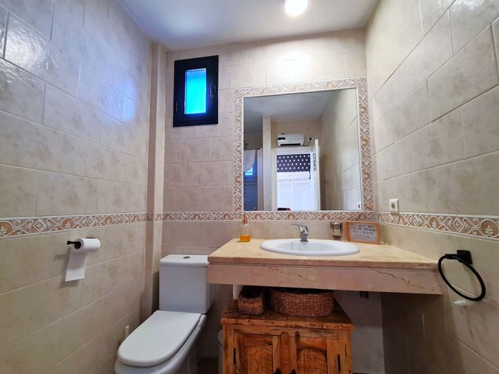 Image No.12-3 Bed Semi-Detached for sale