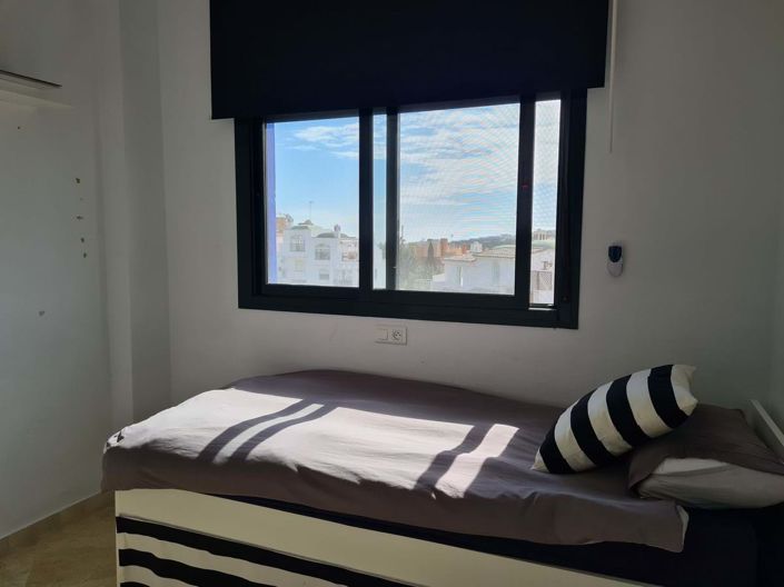 Image No.40-3 Bed Semi-Detached for sale