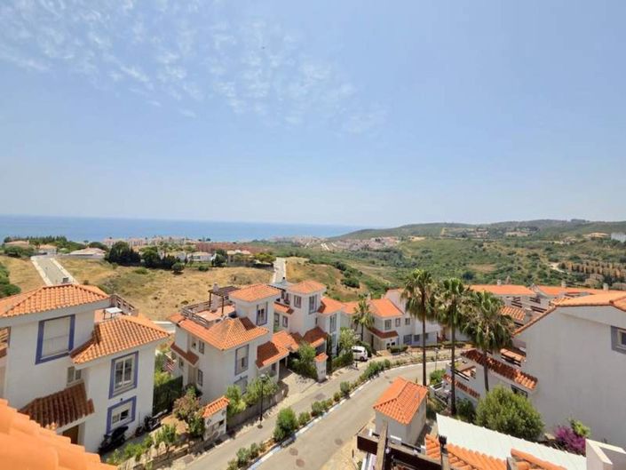 Image No.24-3 Bed Apartment for sale