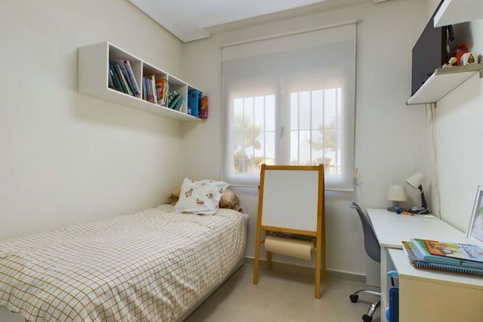 Image No.20-3 Bed Apartment for sale