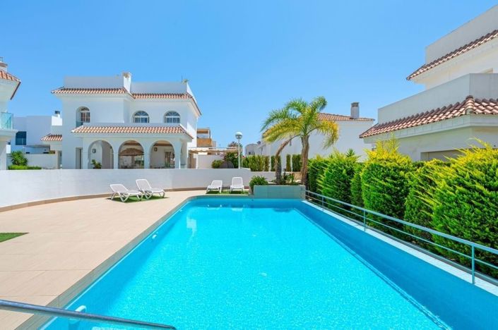 Image No.47-3 Bed Villa for sale