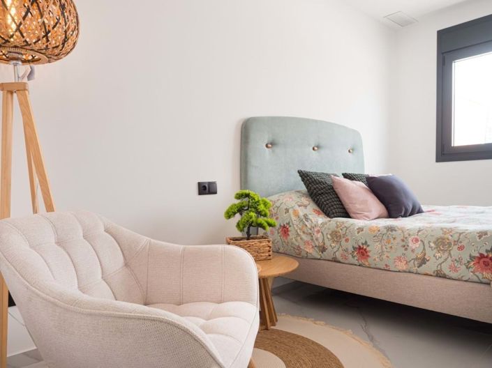 Image No.54-3 Bed Semi-Detached for sale