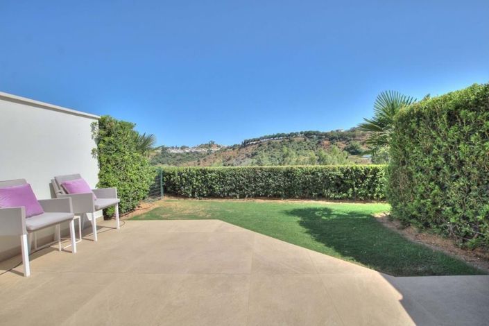 Image No.12-3 Bed Townhouse for sale