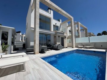 4 Bed Villa for sale