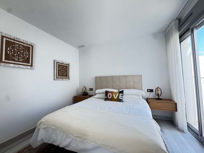 Image No.10-4 Bed Villa for sale