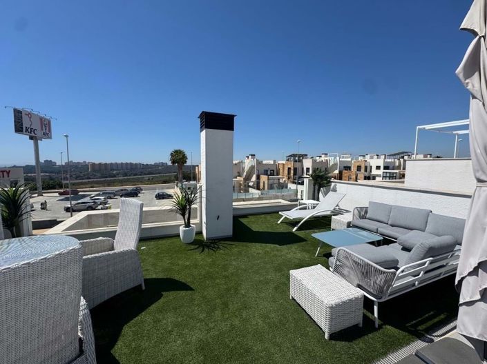 Image No.4-4 Bed Villa for sale