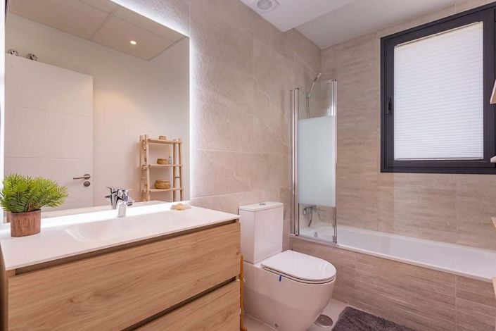 Image No.11-3 Bed Apartment for sale