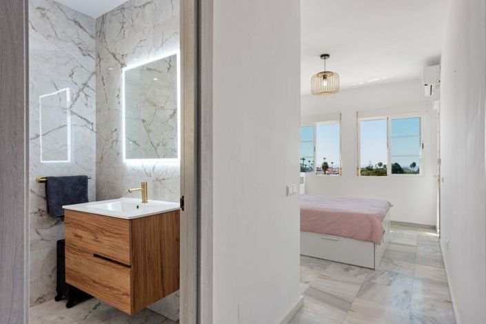 Image No.19-4 Bed Villa for sale