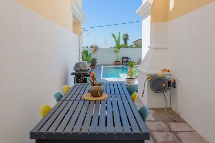 Image No.3-4 Bed Villa for sale