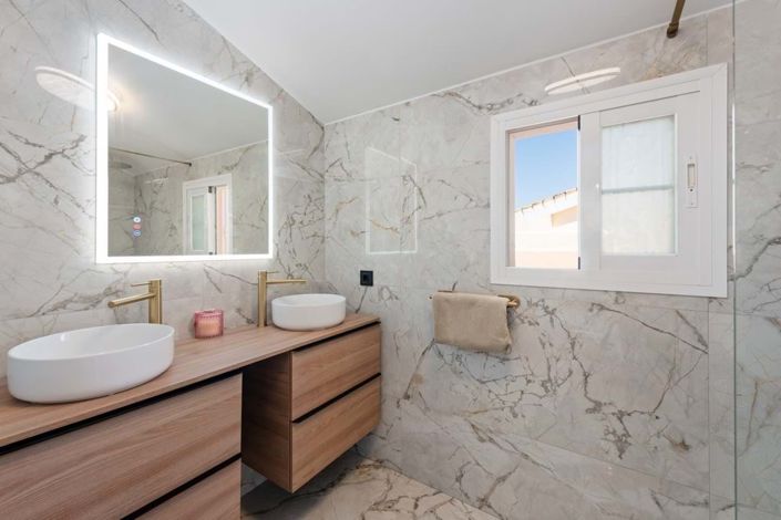 Image No.37-4 Bed Villa for sale