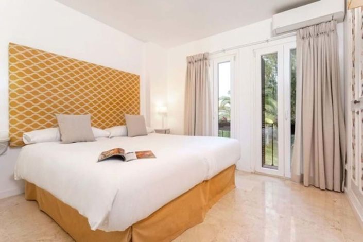 Image No.12-2 Bed Townhouse for sale