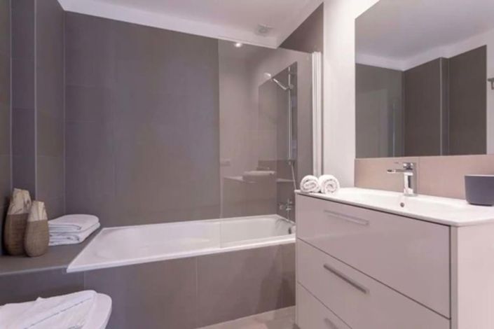 Image No.17-2 Bed Townhouse for sale