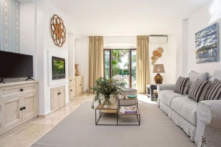 Image No.18-2 Bed Townhouse for sale