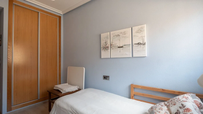 Image No.14-4 Bed Semi-Detached for sale