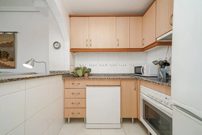 Image No.12-3 Bed Semi-Detached for sale