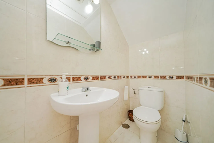 Image No.16-3 Bed Semi-Detached for sale