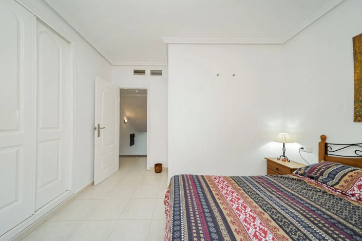 Image No.21-3 Bed Semi-Detached for sale