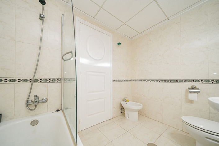 Image No.29-3 Bed Semi-Detached for sale