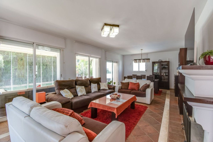 Image No.1-4 Bed Villa for sale