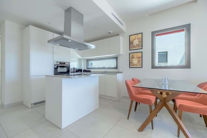 Image No.19-3 Bed Apartment for sale