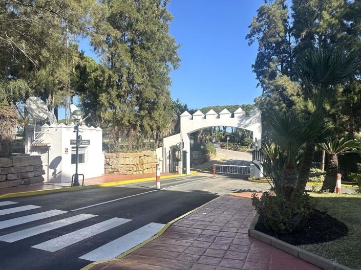 Image No.50-2 Bed Apartment for sale