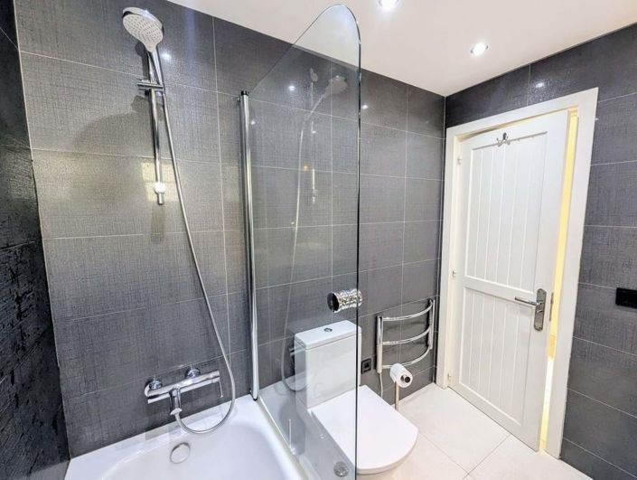 Image No.13-2 Bed Apartment for sale