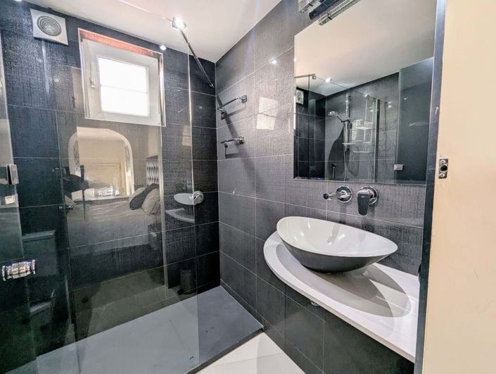 Image No.31-2 Bed Apartment for sale