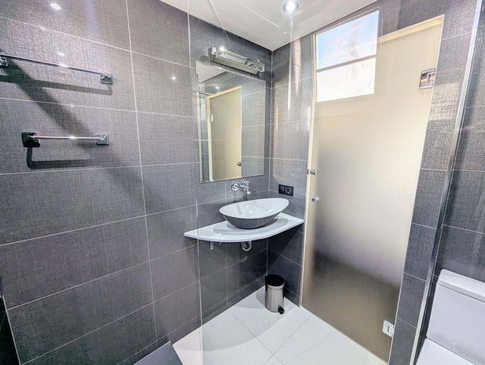 Image No.32-2 Bed Apartment for sale