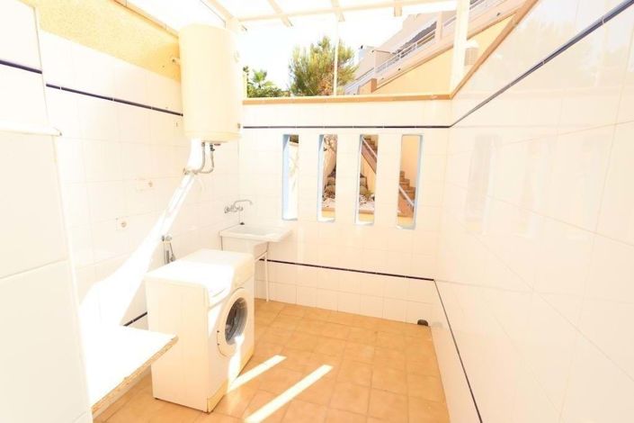 Image No.21-3 Bed Townhouse for sale