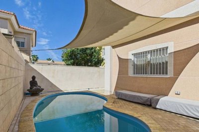 4 Bed Villa for sale