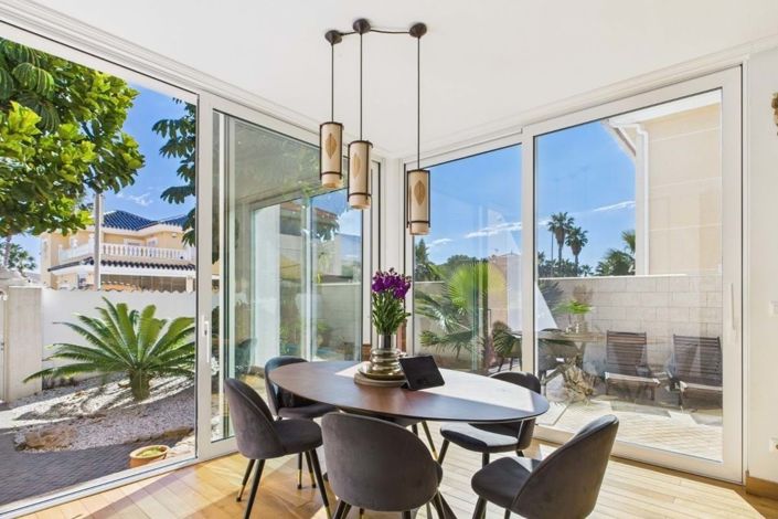 Image No.17-4 Bed Villa for sale