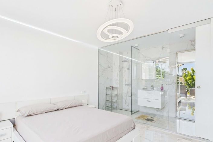 Image No.40-4 Bed Villa for sale