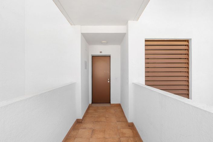 Image No.25-3 Bed Apartment for sale