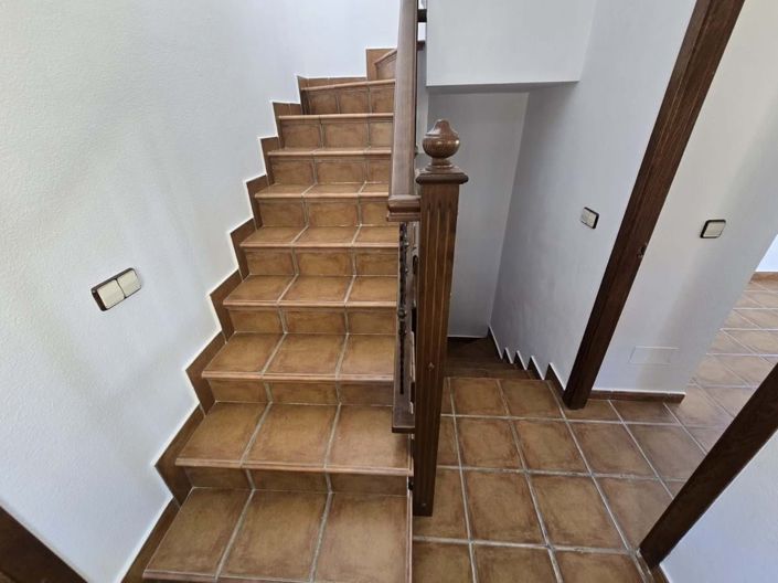 Image No.23-3 Bed Semi-Detached for sale